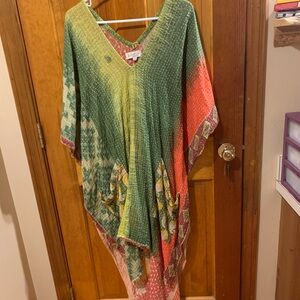 Kantha bae Hi lo Tunic gently used . 0-22